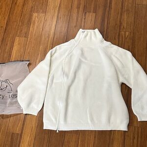NWT Women's white Sweater L